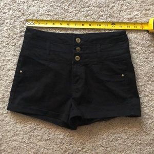 Refuge size 6 high waisted black shorts